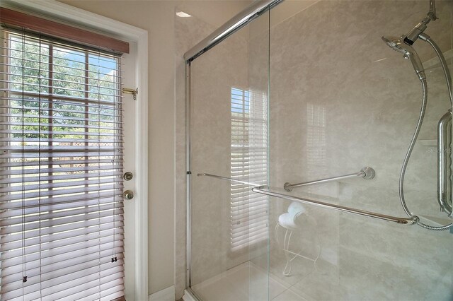 21206 Canoe Pass St, Clermont, FL 34715 - bathroom with a stall shower