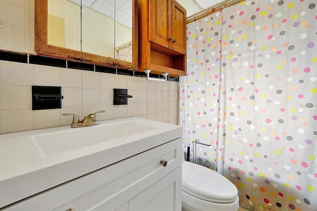 2007 Mosher Dr, Orlando, FL 32810 - bathroom featuring vanity, toilet, a shower with curtain, and tasteful backsplash