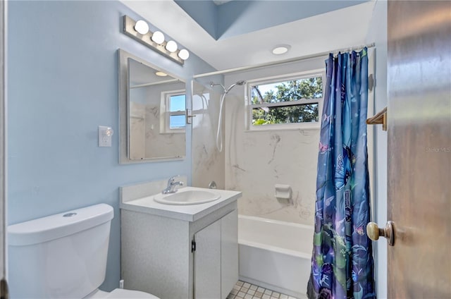 6443 34th Ave N, Saint Petersburg, FL 33710 - full bathroom featuring shower / bath combo, vanity, and toilet