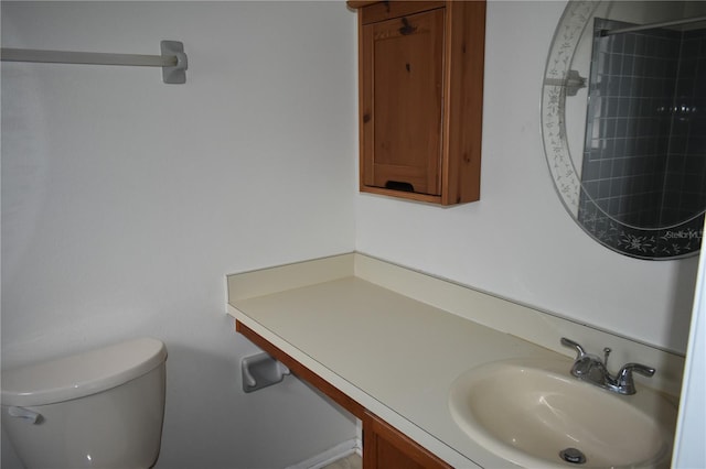 610 Swallow Ct, Apopka, FL 32712 - full bathroom with vanity, a tile shower, and toilet