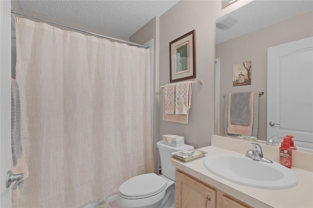 2738 Morven Park Way, The Villages, FL 32162 - full bathroom featuring toilet, a textured ceiling, vanity, and a shower with curtain