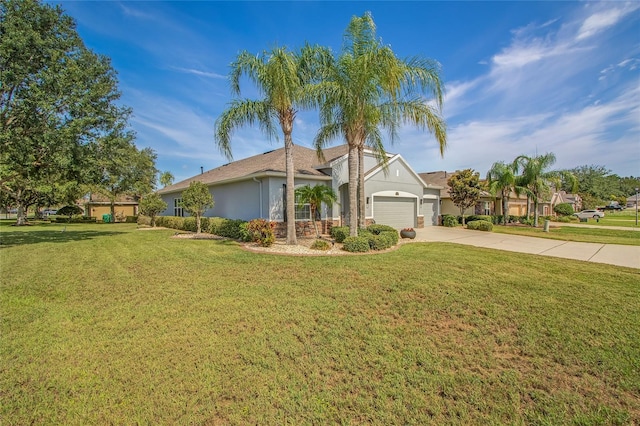 11601 Thacker Dr, Clermont, FL 34711 - ranch-style house featuring stucco siding, a garage, driveway, and a front yard