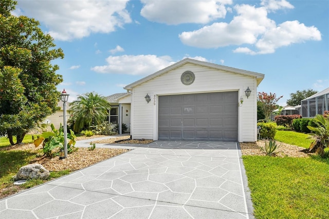 8039 SE 174th Belhaven Loop, The Villages, FL 32162 - ranch-style home featuring driveway