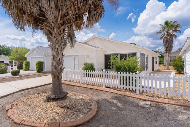 9321 SE 172nd Augusta Ln, The Villages, FL 32162 - view of front facade with an attached garage