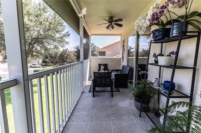 5437 Compass Pt Unit 00, Oxford, FL 34484 - balcony featuring a ceiling fan