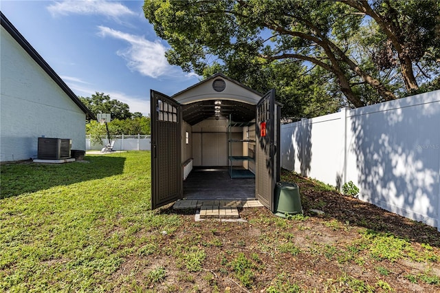 5521 Oak St, Mount Dora, FL 32757 - view of yard with central AC