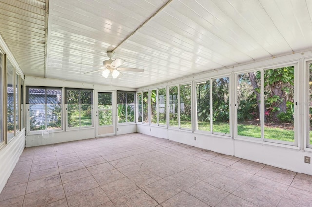 1011 Dundee Cir, Leesburg, FL 34788 - unfurnished sunroom with a ceiling fan and plenty of natural light