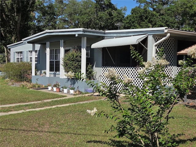 504 SE 35th Ave, Ocala, FL 34471 - manufactured / mobile home with a front yard