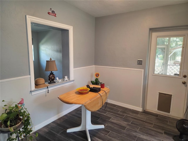 504 SE 35th Ave, Ocala, FL 34471 - dining space with dark wood-style floors, baseboards, and heating unit
