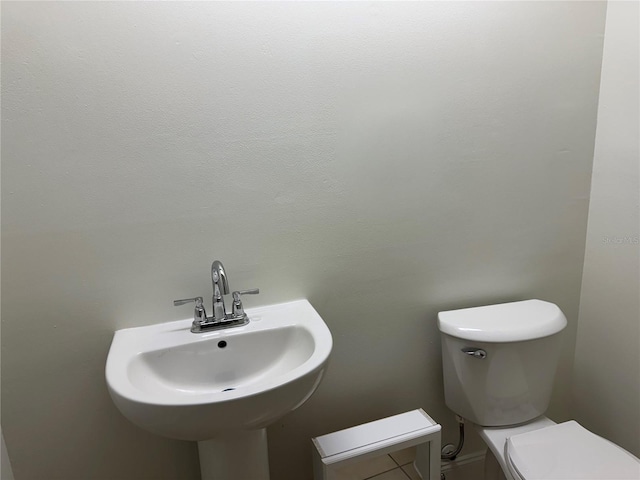 2450 Sweetwater Country Club Dr, Apopka, FL 32712 - half bath with toilet and a sink