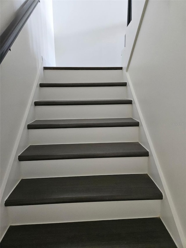 2450 Sweetwater Country Club Dr, Apopka, FL 32712 - view of staircase