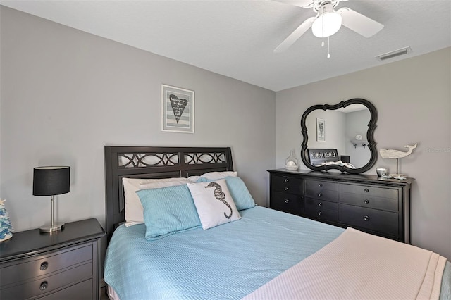34231 Shadewood Cir, Leesburg, FL 34788 - bedroom with a ceiling fan