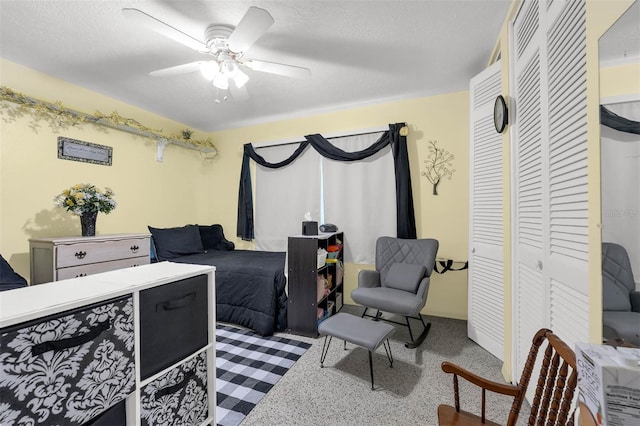 101 Lakeshore Blvd, Saint Cloud, FL 34769 - carpeted bedroom featuring a ceiling fan, a closet, and a textured ceiling