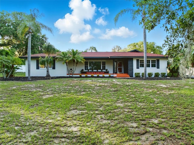 9269 Silver Lake Dr, Leesburg, FL 34788 - single story home with a front yard