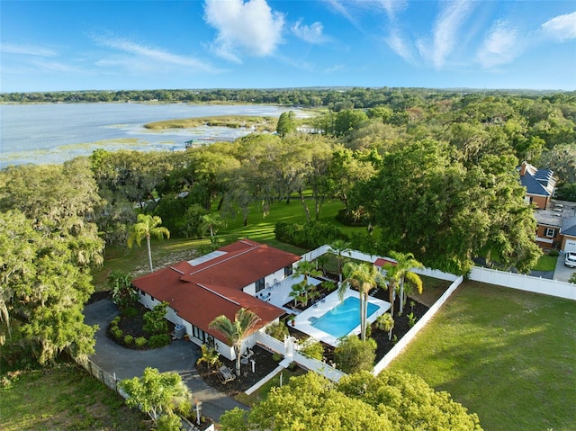 9269 Silver Lake Dr, Leesburg, FL 34788 - bird's eye view of a large body of water and a pool area