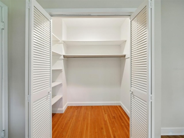 9269 Silver Lake Dr, Leesburg, FL 34788 - view of closet
