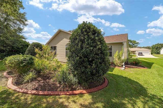 8537 SE 177th Bartram Loop, The Villages, FL 32162 - view of side of home featuring a yard