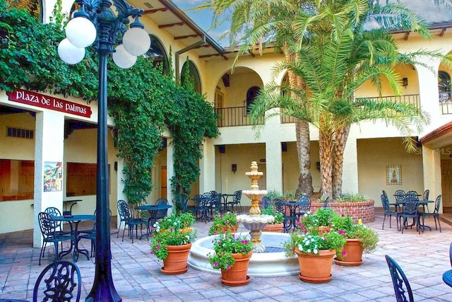 52 Camino Real Blvd, Howey In The Hills, FL 34737 - lobby featuring a high ceiling