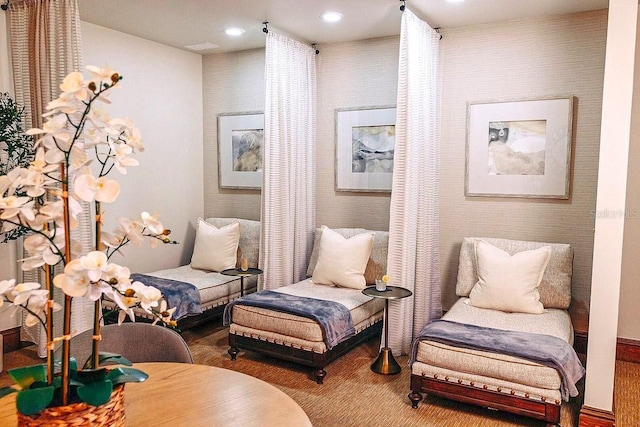 52 Camino Real Blvd, Howey In The Hills, FL 34737 - sitting room featuring wallpapered walls and recessed lighting