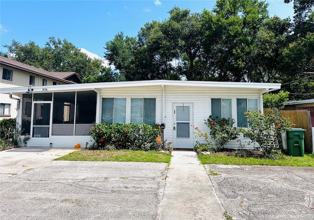679 Ave Q SE, Winter Haven, FL 33880 - view of front of property featuring a sunroom