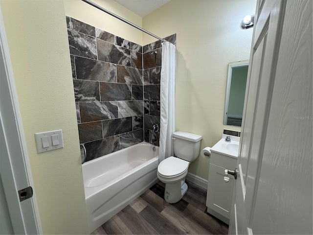 501 N Simpson St, Mount Dora, FL 32757 - bathroom featuring vanity, shower / tub combo, and wood finished floors