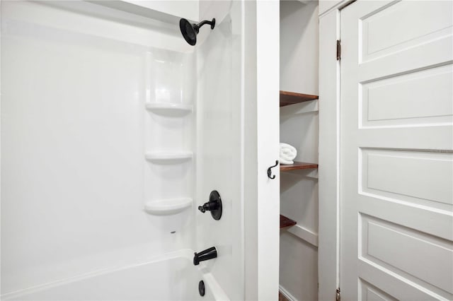 263 NE 1st St, Webster, FL 33597 - bathroom view of bathtub / shower combination