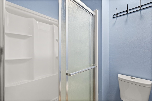 800 Daybreak Dr, Fruitland Park, FL 34731 - full bath featuring a shower stall and toilet