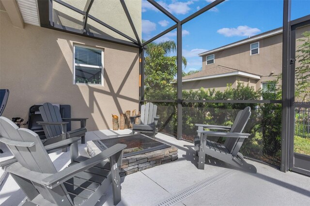 637 Neptune Dr, Groveland, FL 34736 - view of patio / terrace featuring a lanai