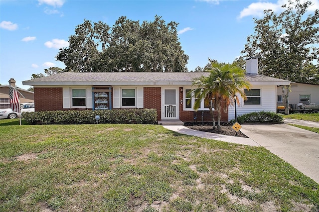 1301 Cambridge Dr, Leesburg, FL 34748 - photo 1