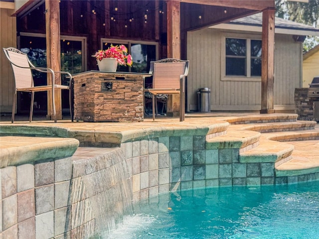 3664 SE 45th Pl, Ocala, FL 34480 - view of swimming pool featuring a pool with connected hot tub and a patio