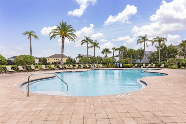 752 Sandy Bar Dr, Winter Garden, FL 34787 - community pool featuring a patio