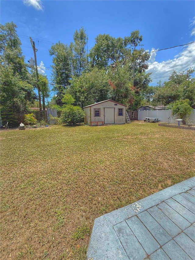 100 W Idlewild Ave, Eustis, FL 32726 - view of yard featuring an outdoor structure