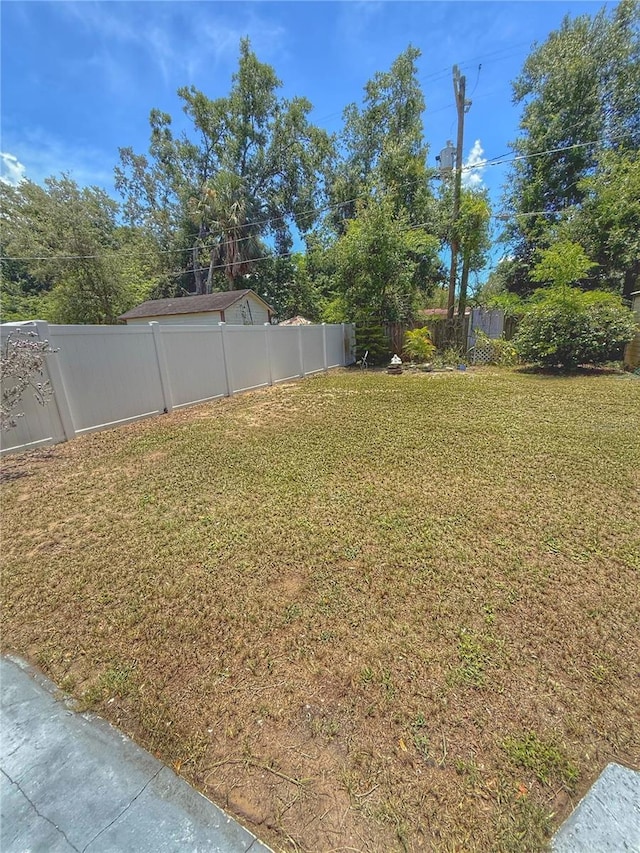 100 W Idlewild Ave, Eustis, FL 32726 - view of fenced backyard