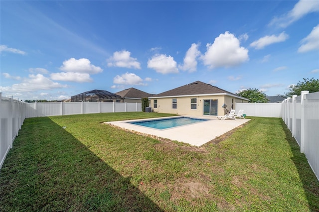9785 Pepper Tree Trl, Wildwood, FL 34785 - view of swimming pool featuring a fenced backyard and a patio area