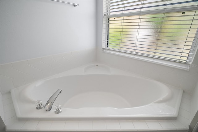 33234 Kaylee Way, Leesburg, FL 34788 - bathroom with a bath