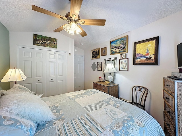 3716 Eversholt St, Clermont, FL 34711 - bedroom with vaulted ceiling, a textured ceiling, a closet, and ceiling fan