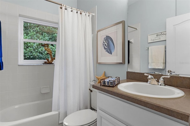 6136 Lake Emma Rd, Groveland, FL 34736 - full bath with vanity and shower / bathtub combination with curtain
