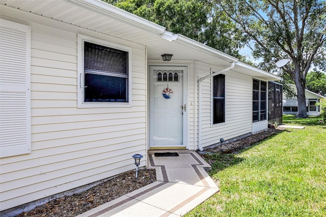 5507 Laver St, Leesburg, FL 34748 - doorway to property featuring a yard