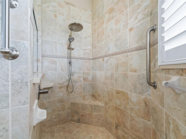 10927 SE 168th Loop, Summerfield, FL 34491 - bathroom featuring tiled shower
