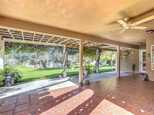 13700 SE 90th Ct, Summerfield, FL 34491 - view of patio / terrace featuring a ceiling fan