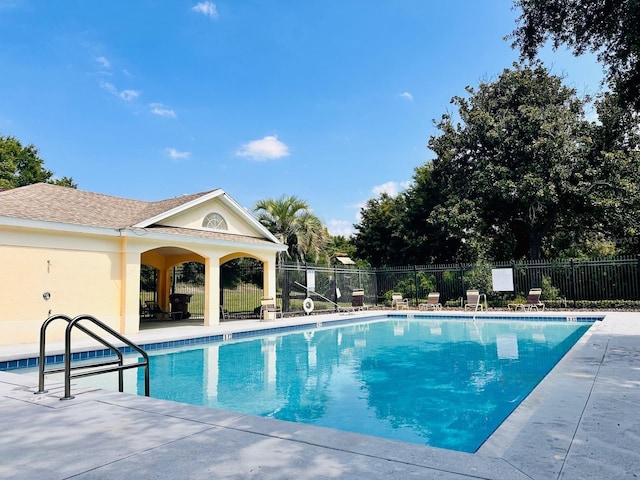14708 Timucua Pl, Clermont, FL 34711 - community pool with a patio