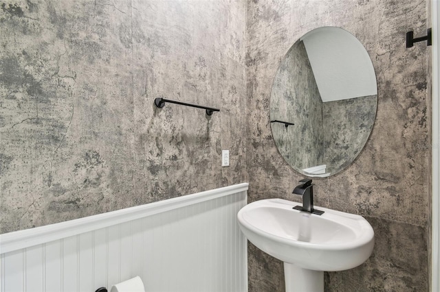 2139 Stellar Brilliance Way, Lutz, FL 33558 - bathroom with a sink