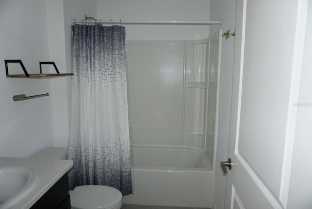 1138 Calico Pointe Cir, Groveland, FL 34736 - bathroom featuring vanity and shower / bath combination with curtain