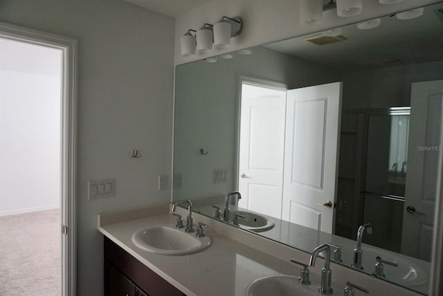 1138 Calico Pointe Cir, Groveland, FL 34736 - full bath featuring double vanity and a shower with shower door