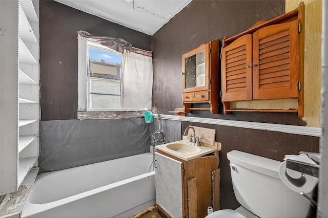 54544 Buckhorn Rd, Astor, FL 32102 - bathroom featuring a tub to relax in and vanity