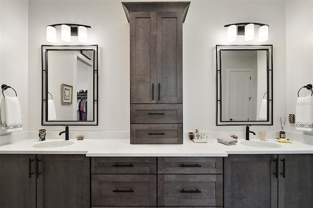 622 W 11th Ave, Mount Dora, FL 32757 - full bath featuring double vanity