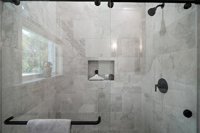 622 W 11th Ave, Mount Dora, FL 32757 - full bath featuring a stall shower