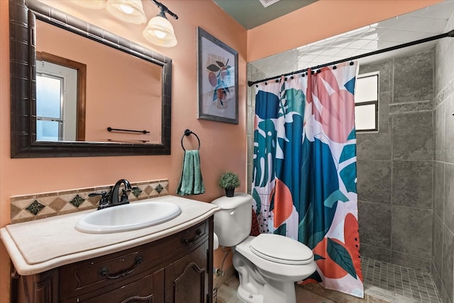 3184 Maltby Dr, Deltona, FL 32738 - bathroom featuring vanity and tiled shower
