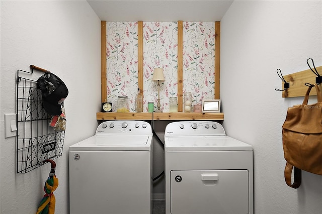 318 Stone Castle Loop, Lady Lake, FL 32159 - laundry area with washing machine and clothes dryer