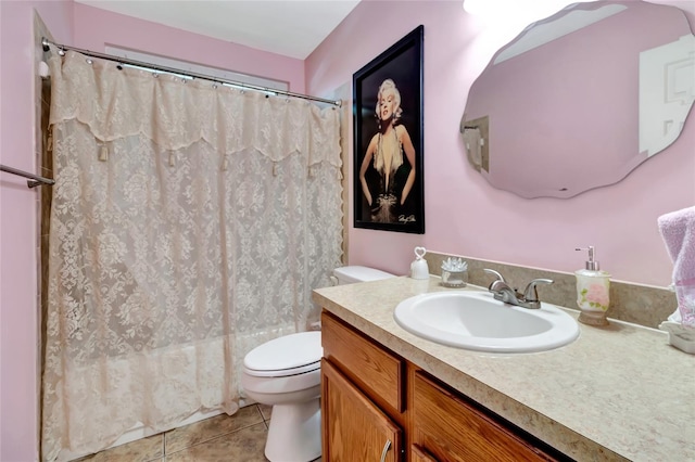 1511 W Magnolia St, Clermont, FL 34711 - full bath featuring tile patterned floors and vanity